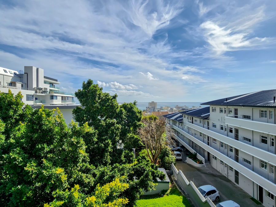 2 Bedroom Property for Sale in Sea Point Western Cape